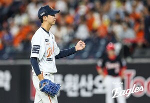 '<b>선발</b> 고민' 김경문 감독 선택은 <b>황준서</b> "엄상백한테 양해 구해, 롱릴리...