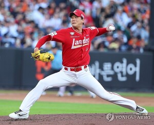 '6이닝 2실점' <b>김광현</b>, '1이닝 5실점' <b>류현진</b>에 <b>완승</b> 거뒀다