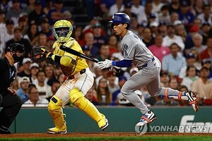 6타석 6삼진 부진, <b>김혜성</b>은 좌완 상대 <b>멀티히트</b>로 풀었다