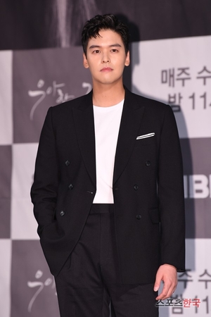 이장우, '<b>800만 원 입막음</b> 배우 <b>의혹</b>'에 "ㅇㅈㅇ 저 아니에요" 해명