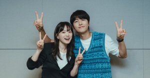 <b>송중기</b>X천우희, 설레는 로맨스… '<b>마이 유스</b>' 대본 리딩 현장