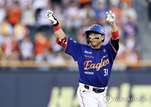 2<b>타점</b>부터 멋진 홈득점까지… <b>손아섭</b>, '우승청부사' 자격 증명했다[초점...