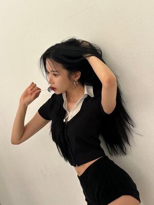 <b>문가영</b>, 가만히 서 있기만 해도 고혹적 섹시미 폭발