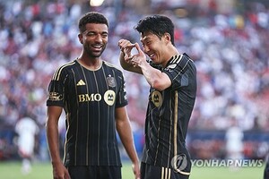 '<b>손흥민</b> MLS <b>데뷔골</b>' LAFC, 댈러스전 전반 1-1 마쳐