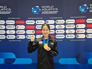 '대박' <b>문수아</b>, 한국 수영 사상 최초 세계주니어선수권 <b>금메달</b>