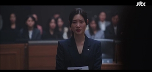 이진욱·<b>정채연</b>, 법정 울린 진심…'<b>에스콰이어</b>' 시청률 11% [종합]