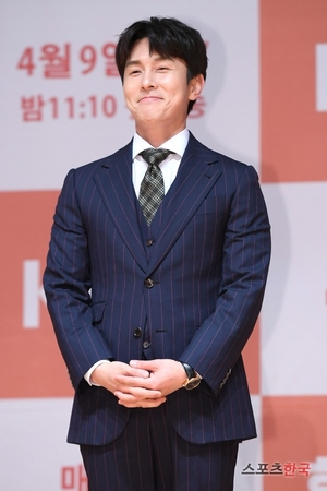 <b>김동완</b>, '<b>예능</b> 섭외' 공개 <b>거부</b>… "만만한 노땅만 불러"… 장가현, "내 ...