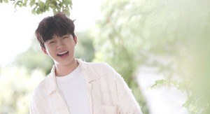 <b>임영웅 콘서트</b>, 안방 1열서 직관… '섬마을 어르신' 위한 '깜짝 <b>콘서트</b>'...