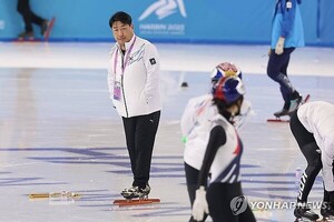 <b>복귀</b> 엔딩… 쇼트트랙 대표팀, 다시 <b>윤재명 감독</b> 체제로