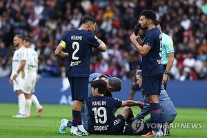 '<b>발목</b> 통증' <b>이강인</b>, 심각한 <b>부상</b> 피해… 18일 아탈란타전 출전은 불투...