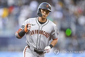 '18타수 연속 무안타' <b>이정후</b>, 선발 제외 '굴욕'→11회 대주자로 1득점