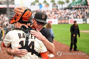 '<b>이정후</b> 어쩌나'... SF, '가을야구 못 간' <b>멜빈 감독 경질</b>