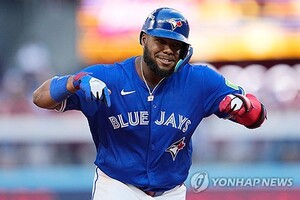토론토, 양키스 연이틀 대파… <b>시애틀</b>은 <b>디트로이트</b>와 1승1패[ALDS 2차전...