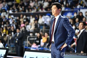 "적합한 후보 없다"… 男 <b>농구 대표팀</b>, <b>전희철</b> 감독-<b>조상현</b> 코치 대행체...