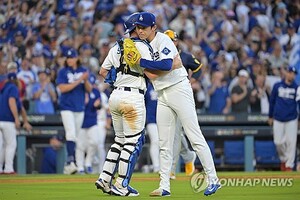 '2년 연속 우승하나' <b>다저스</b>, 밀워키에 3승무패하고 'WS까지 1승'[NLCS]