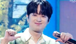 '찬란'한 <b>이찬원</b>, 생일날 '<b>음악중심</b>' <b>1위</b>로 겹경사 터졌다