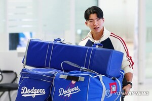 '<b>금의환향</b>' <b>김혜성</b> "좋아하는 팀의 일원으로 WS 우승, 꿈꿔왔던 순간"