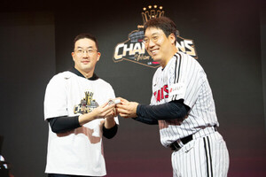 "LG 전통으로" <b>구광모</b> 구단주, KS MVP <b>김현수</b>에게 <b>롤렉스</b> 쾌척