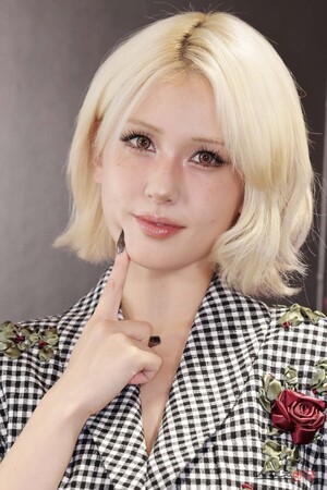 '<b>전소미</b> 화장품' 글맆, <b>적십자</b> 표장 무단 사용 사과 "부주의로 인한 명...