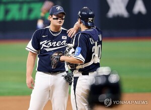 류지현 감독 "김서현, <b>체력</b> 떨어진듯… 한화 선수들 다 지쳐"