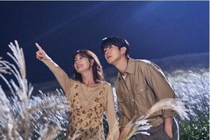 "떡밥 회수 소름"…'<b>우주메리미</b>' 최우식정소민, 시청률 고공행진