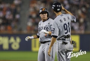 '충격' 72억 내야수 <b>안치홍</b>, 한화 떠나 2차드래프트 통해 <b>키움 이적</b>