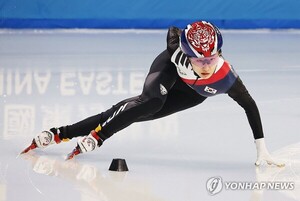 '역시 여제' <b>최민정</b>, 쇼트트랙 3차 <b>월드투어 전종목</b> 예선 <b>1위</b>