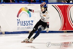 <b>쇼트트랙 김길리</b>, 월드투어 3차대회 '<b>2관왕</b>'... 한국 '金 3개 사냥' 견인