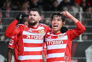 평점이 이상하네… <b>정우영</b>, '강팀' 라이프치히 상대 시즌 첫 <b>도움</b>