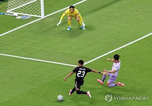 '아마추어에서도 보기 힘든 실수'… <b>이기혁</b>-<b>김승규</b> 황당 <b>충돌</b>, 멕시코에...
