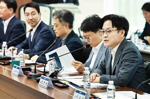 정부, 제조업 분야 AI 전환 위해 '국민성장펀드' 연계 장기 자본 지원 - 뉴스 썸네일 이미지