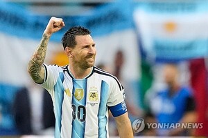 '월드컵 20골' 메시 덕... 아르헨티나, <b>카보베르데</b>에 1-0 전반 마쳐[월드...