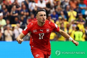 '8강 막차 주인공'은 <b>스위스</b>!... 승부차기서 <b>콜롬비아</b> 4-3 격파[월드컵 ...