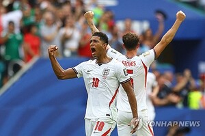 <b>노르웨이</b> '원더 선제골'?... <b>잉글랜드</b> 벨링엄 동점골로 전반 1-1[월드컵...