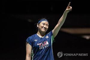 만리장성 무너뜨렸다… '셔틀콕 여제' <b>안세영</b>, 왕즈이 꺾고 <b>세계선수권</b>...