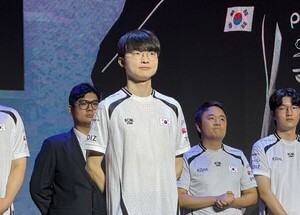 3번째 AG 나서는 '<b>페이커</b>' <b>이상혁</b> "일반 국민들도 보기에 더 큰 책임감 ...