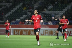 '슈퍼스타 등장' <b>엄지성</b>, AG 첫경기 카타르전서 <b>해트트릭</b> 폭발[AG 축구]