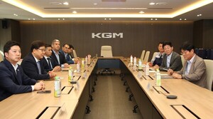 KGM "중남미 시장 본격 공략... 파라과이에 무쏘 EV 공급"