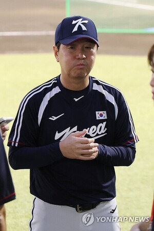 <b>야구</b> TV <b>중계</b>가 없다니…지상파 3사 축구 편애에 밀린 <b>야구</b>[AG 핫이슈]