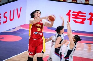 '초대박' 한국 女<b>농구</b>, 中 223cm 괴물센터 벤치로 보냈다