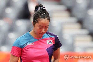 <b>신유빈</b>, 단식 '8강 엔딩'...'랭킹 1위' 中 <b>왕만위</b>에 0-4 완패[AG 탁구]