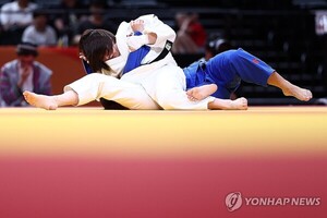 '28초→1분30초' 진격의 <b>허미미</b>, 생애 첫 AG 金 성큼… 2연속 한판승으로...