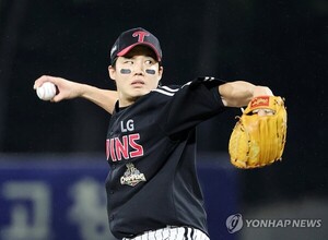 의미있는 메시지…'<b>빙모상</b>' 임찬규, LG 선수들에게 감동 줬다[준PO2]