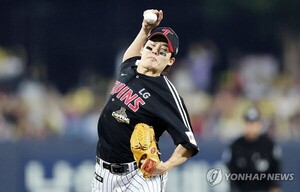 '충격' <b>임찬규</b>, 1회도 못 채우고 '5실점' <b>강판</b>[준PO2]